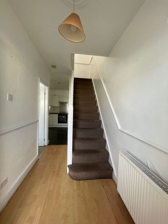 Property photo 1 of 10 Hallway / Entrance