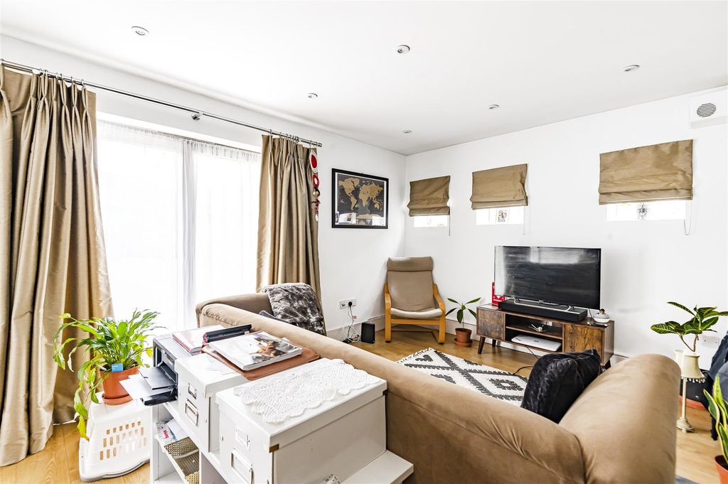 Property photo 2 of 10 838080 (2).Jpg