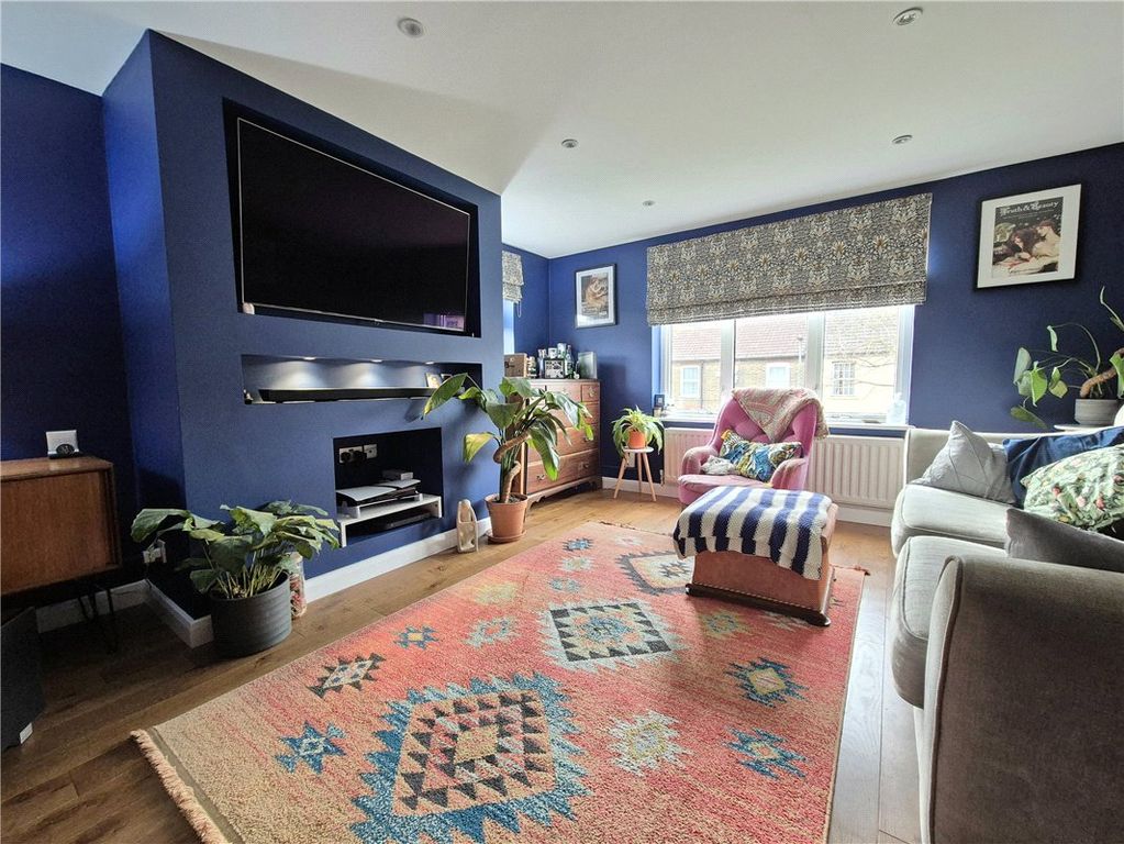 Property photo 2 of 13 Picture No. 02