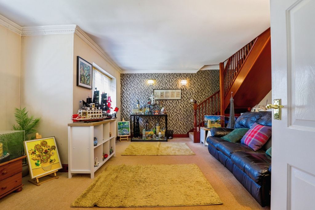 Property photo 2 of 20 Pbox-Img.Jpg