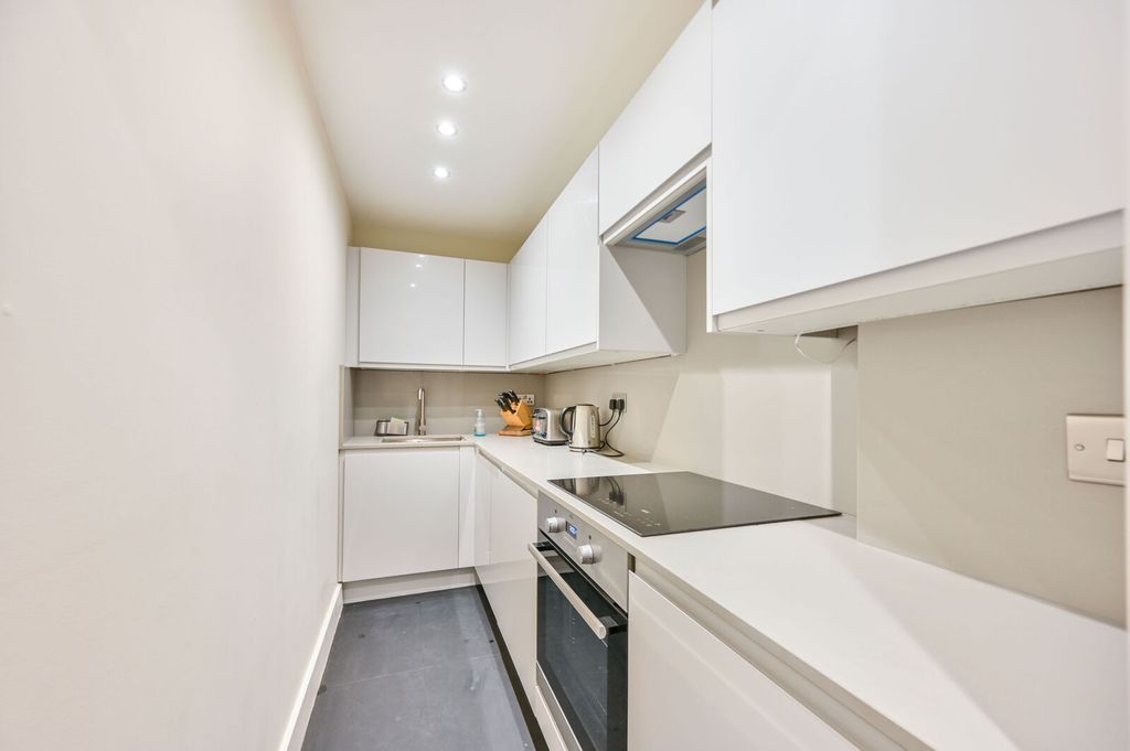 Property photo 2 of 29