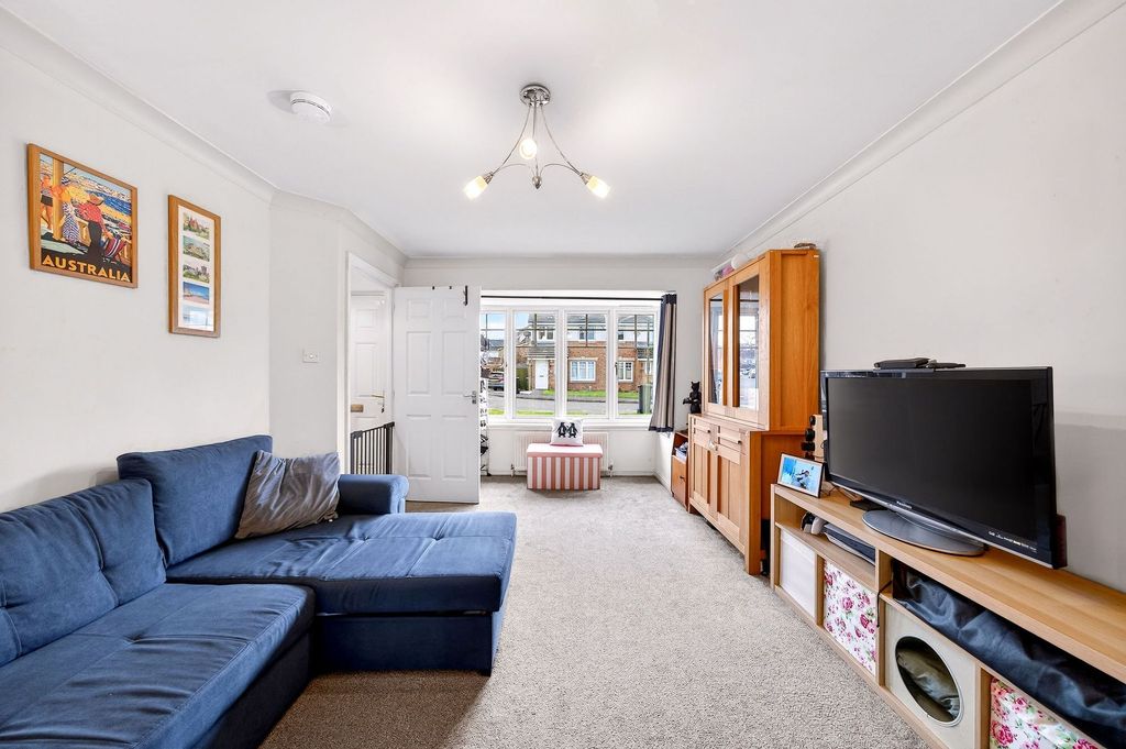 Property photo 2 of 49 Lounge