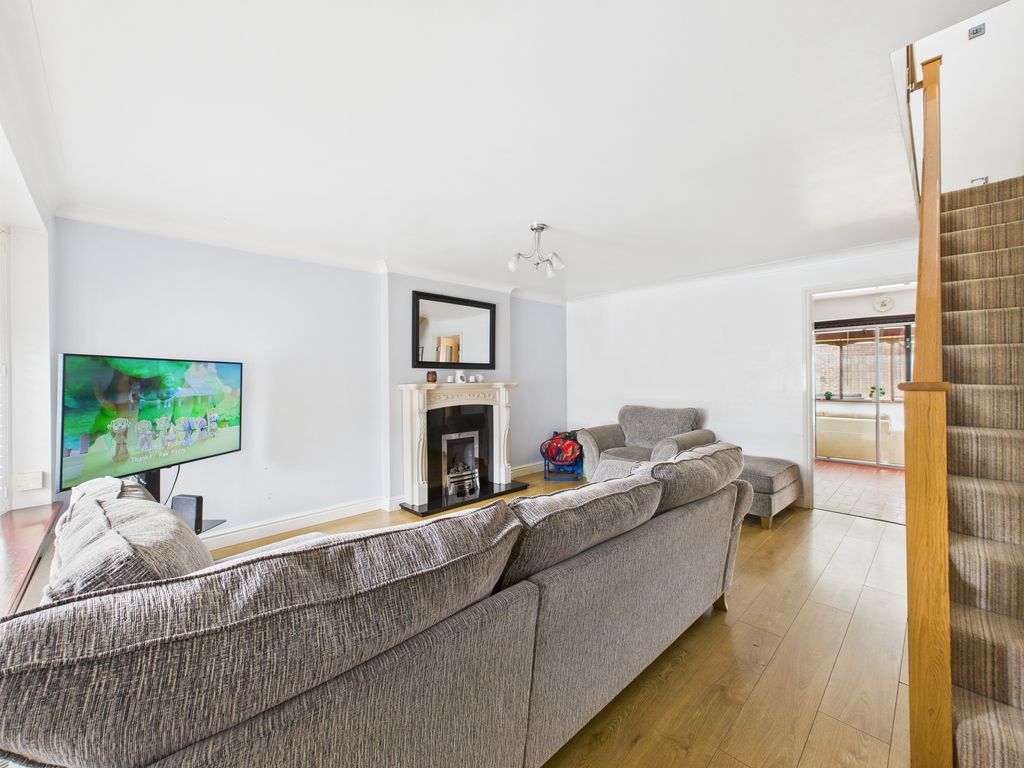 Property photo 3 of 26