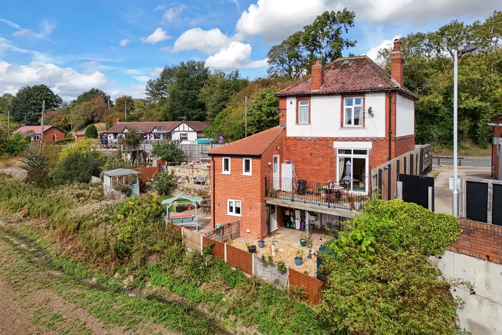 Property photo 1 of 51 Rear