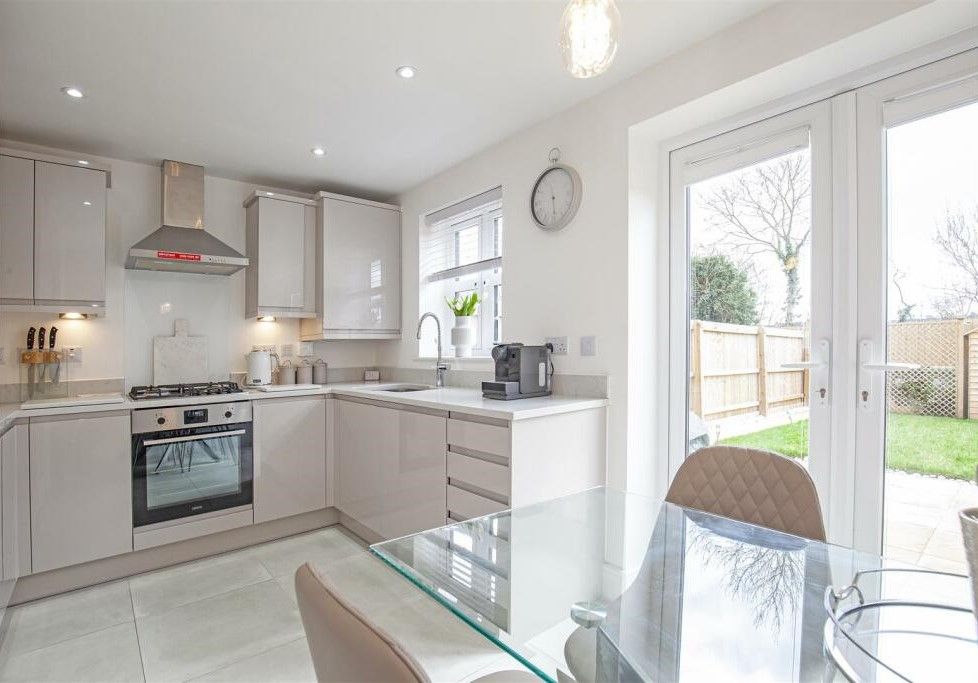 Property photo 1 of 12 Kitchen