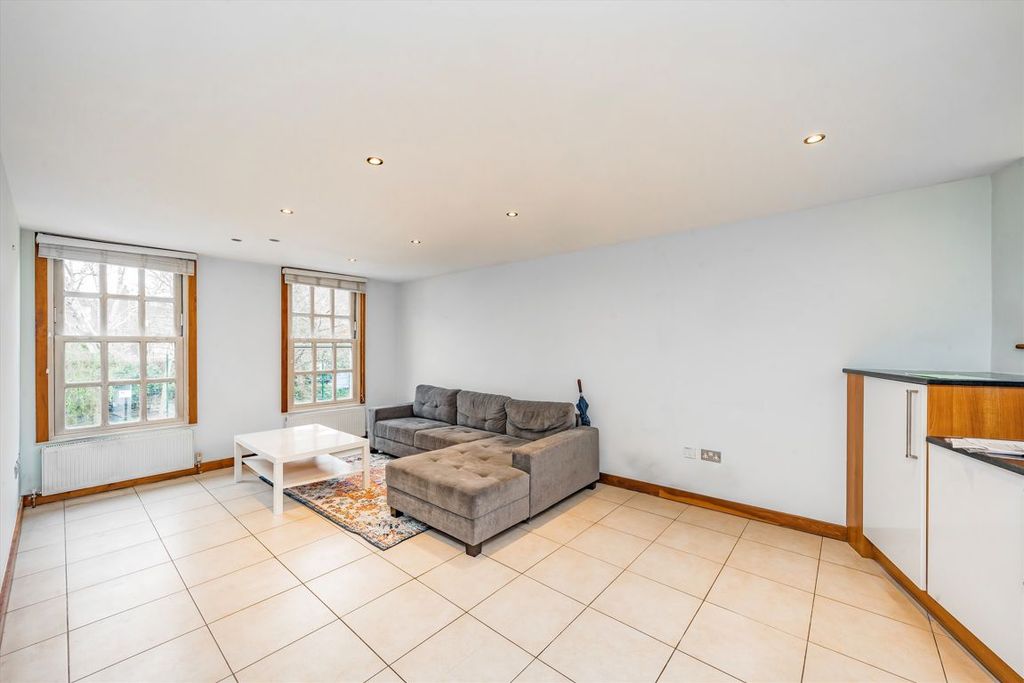 Property photo 2 of 4