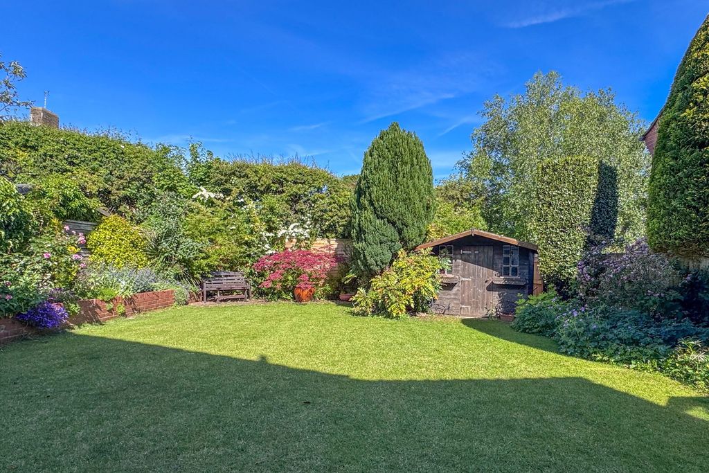 Property photo 2 of 17