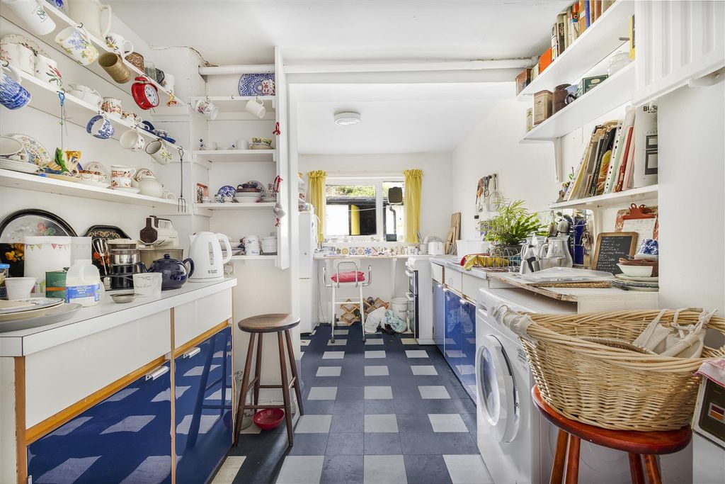 Property photo 2 of 17 Kitchen