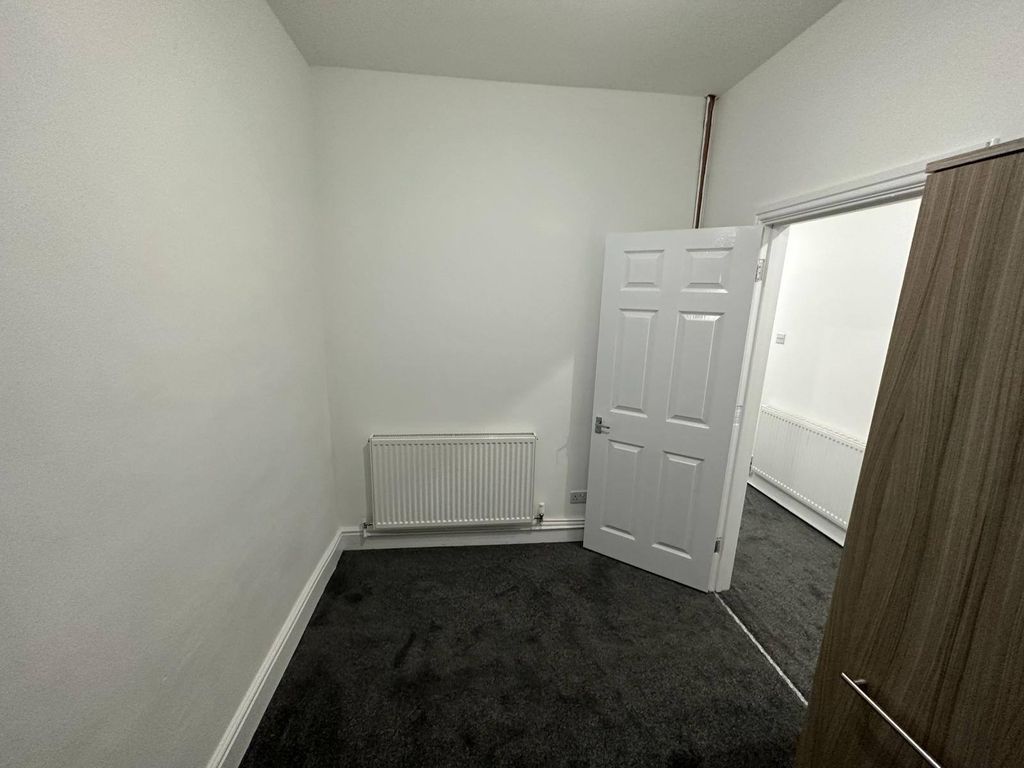 Property photo 2 of 5 Gallery