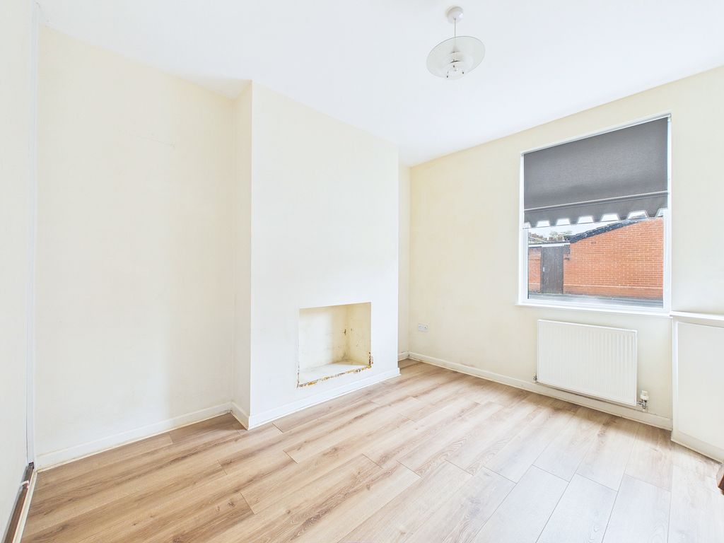 Property photo 2 of 25