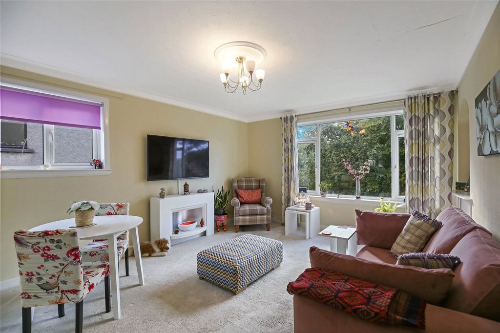 Property photo 2 of 13 Lounge