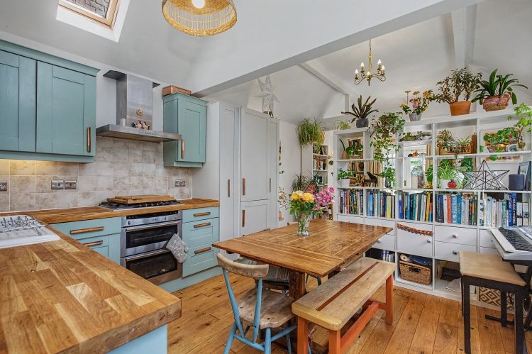 Property photo 2 of 11 329234