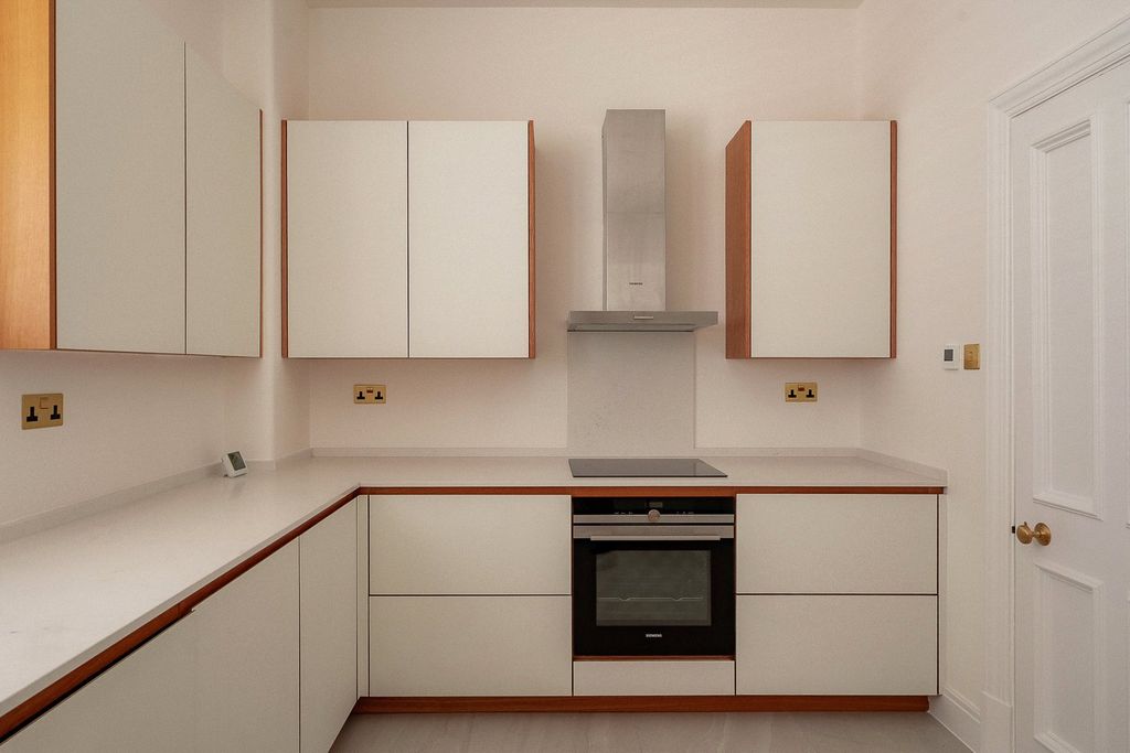 Property photo 3 of 23 Kitchen