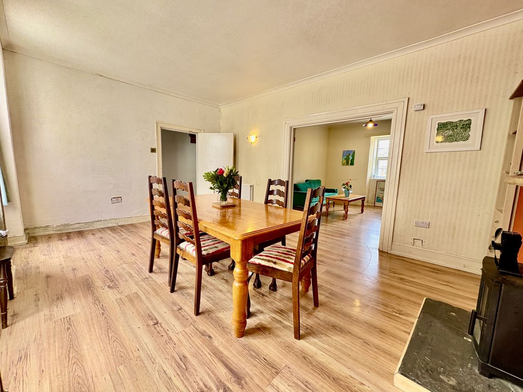 Property photo 3 of 20 Gallery