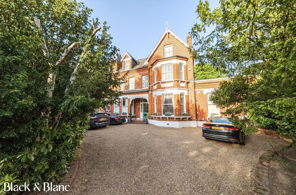 Property photo 1 of 19 External