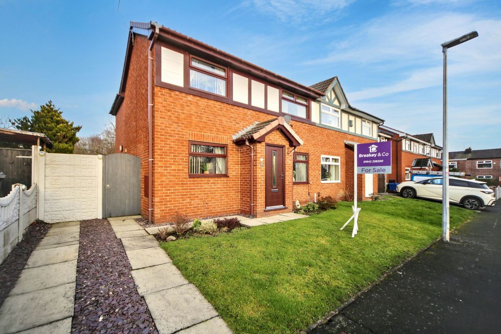 Property photo 1 of 24