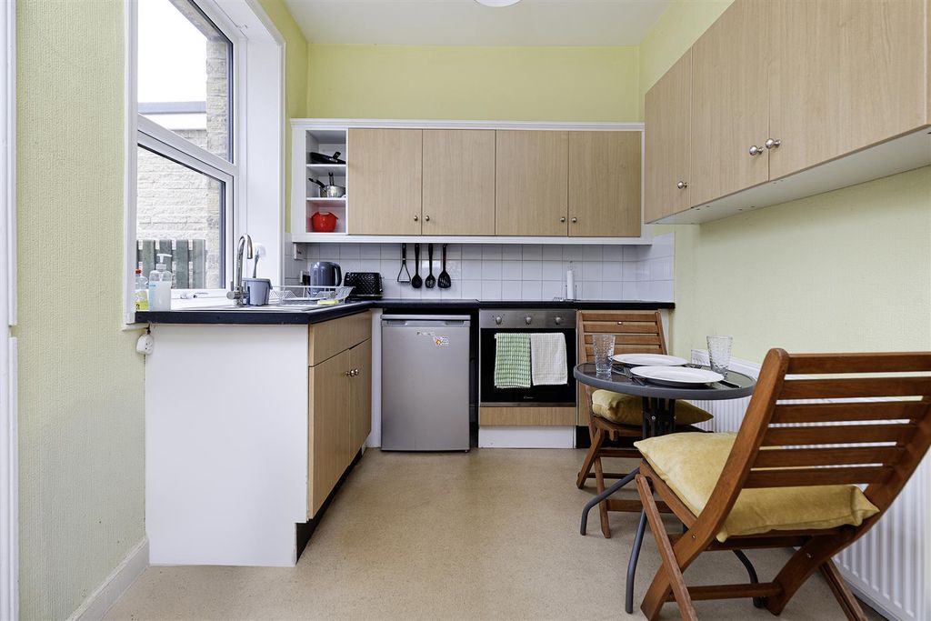 Property photo 3 of 23 Dining Kitchen