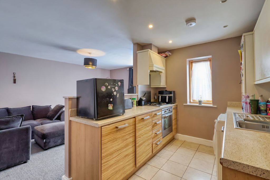 Property photo 2 of 14 Picture No. 10