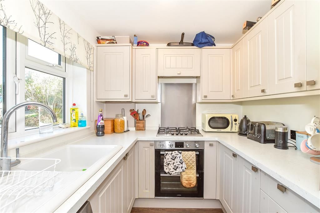 Property photo 3 of 12 Kitchen