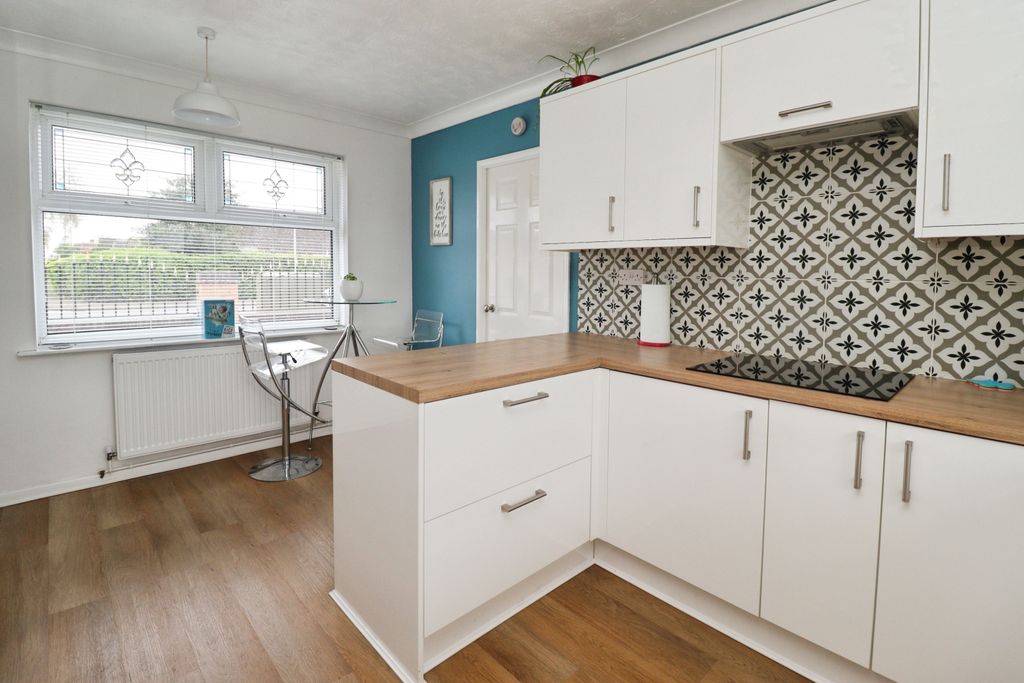 Property photo 3 of 23