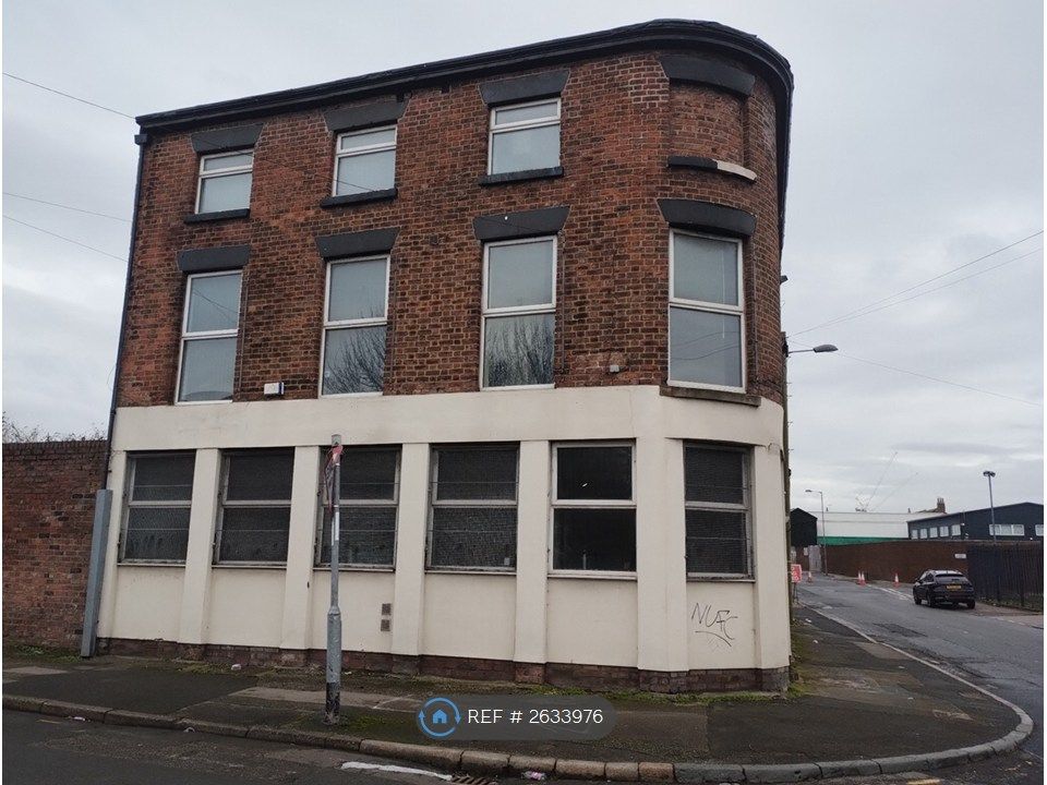 Property photo 2 of 10 Outside (Soho Street Car Park)