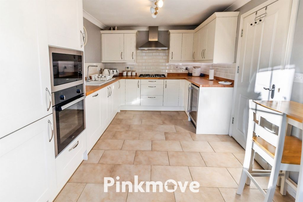 Property photo 3 of 27