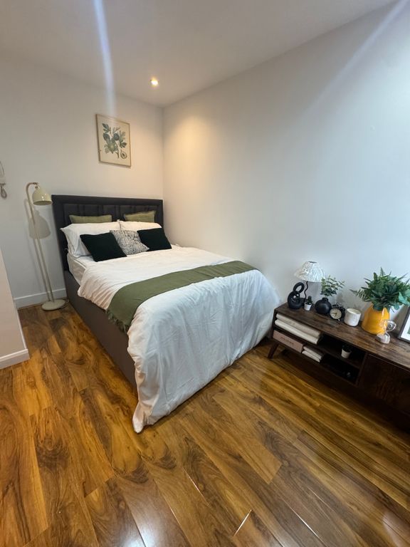 Property photo 1 of 9 Bedroom 1