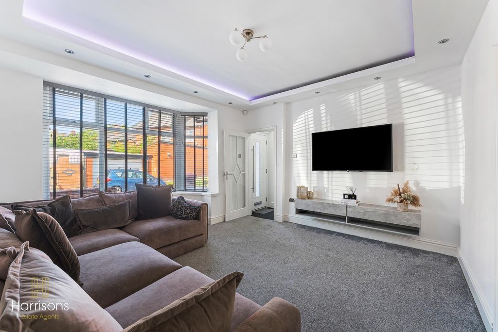 Property photo 2 of 27 5178653