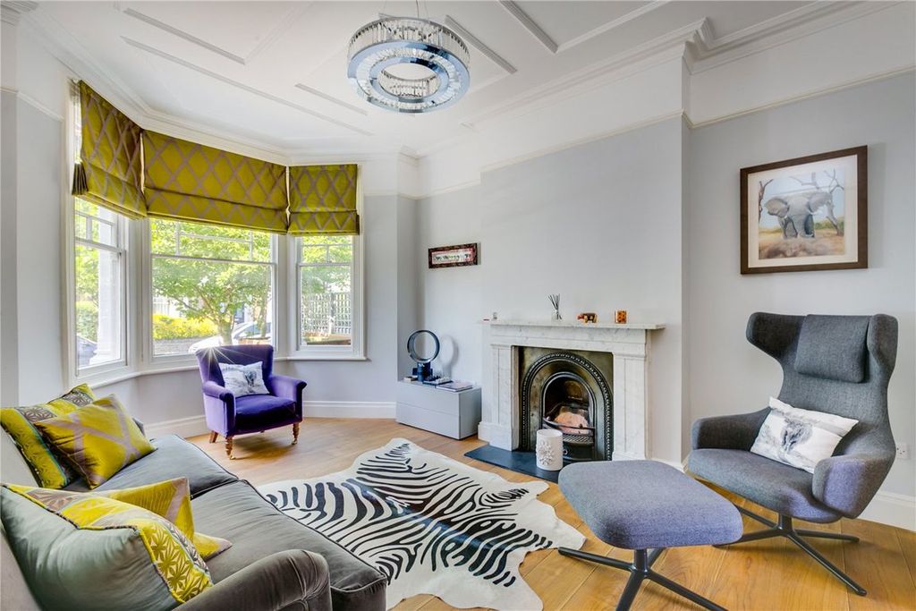 Property photo 2 of 10