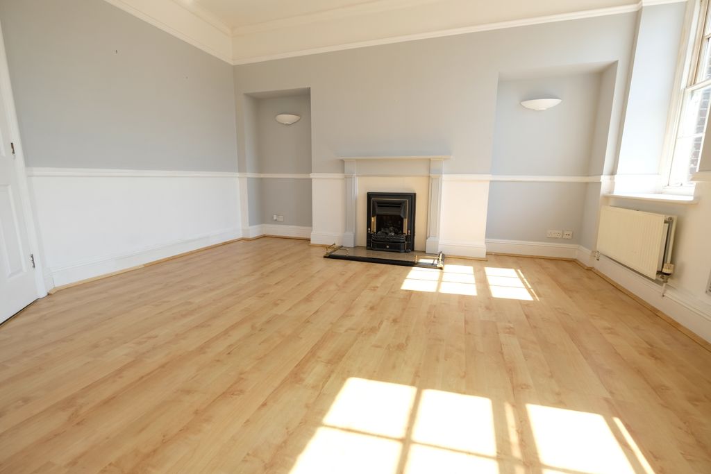 Property photo 3 of 18 Sitting/Dining Room
