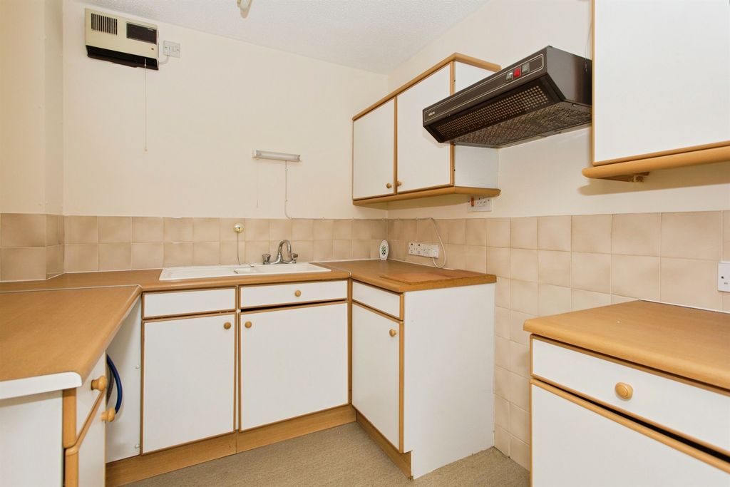 Property photo 3 of 9