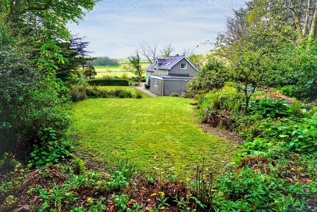 Property photo 2 of 30 4