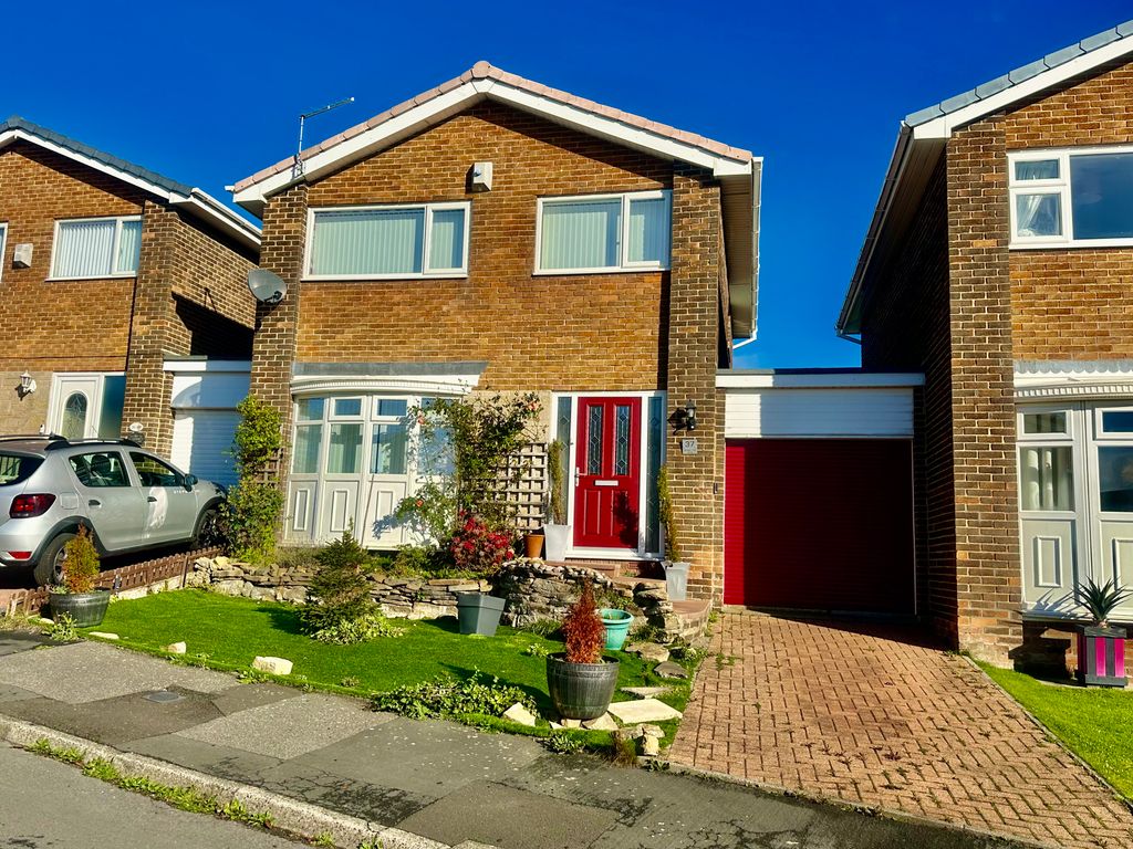 Property photo 1 of 32