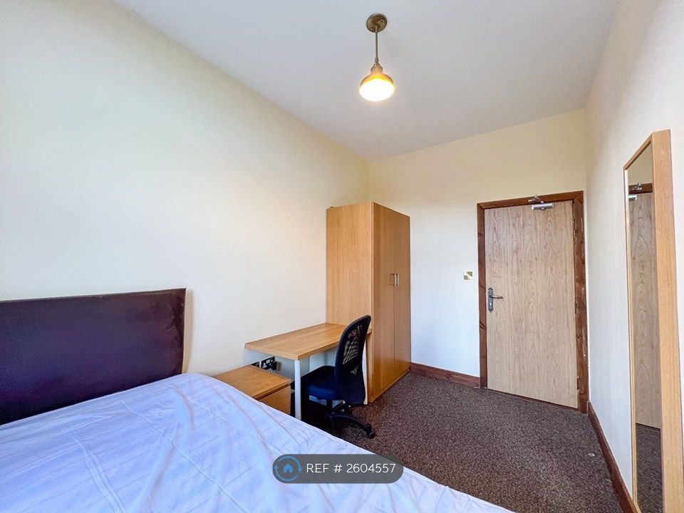 Property photo 3 of 5