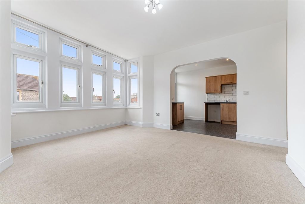 Property photo 3 of 10 Living Room