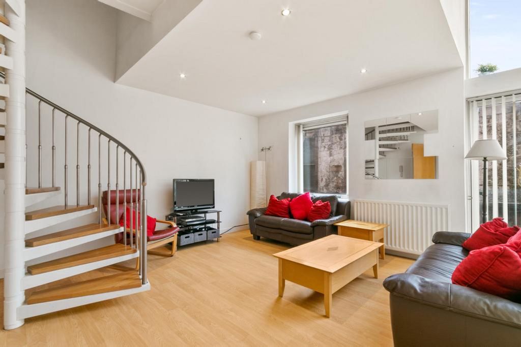 Property photo 3 of 18