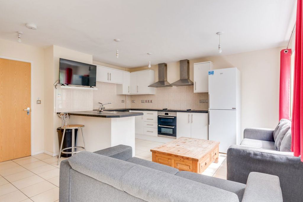 Property photo 3 of 29