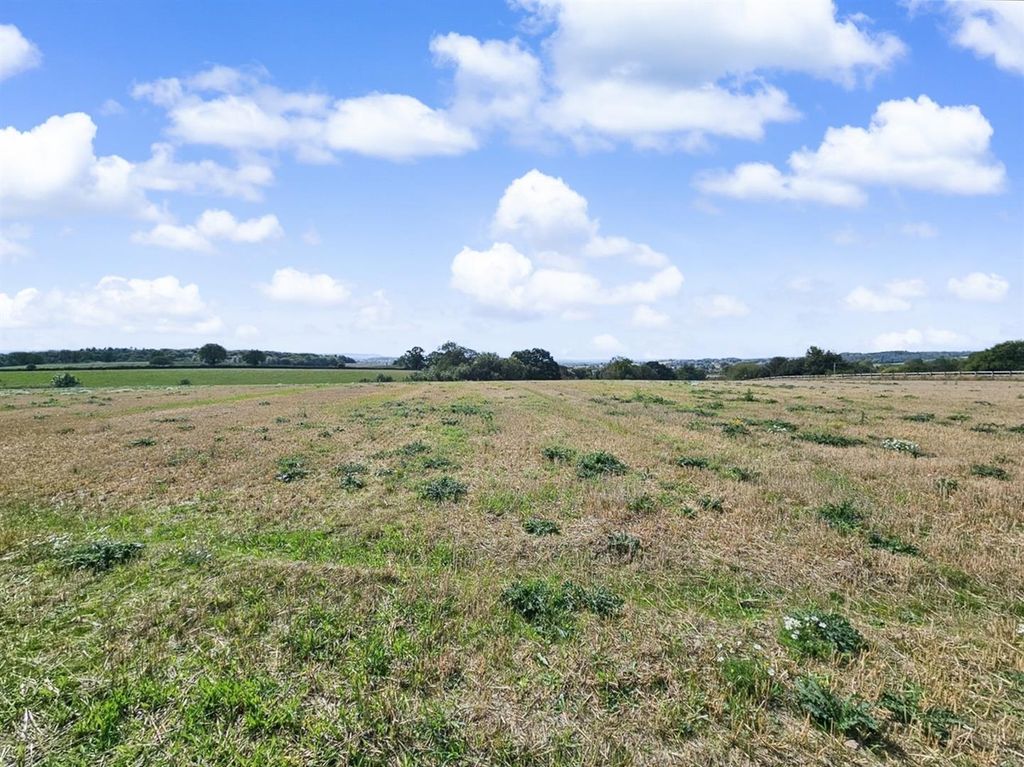 Property photo 2 of 3 Qc.Jpeg