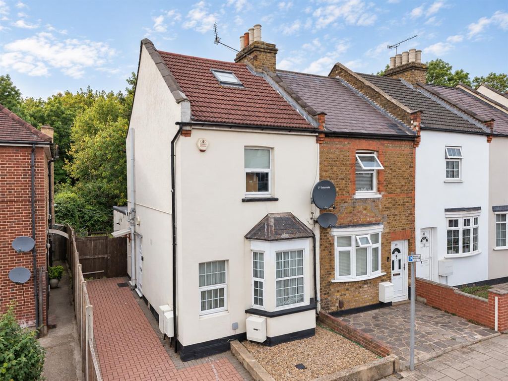 Property photo 1 of 7 Greenford Road Front.Png