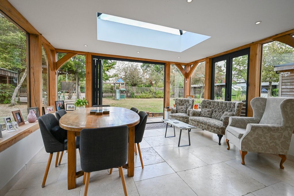 Property photo 3 of 16