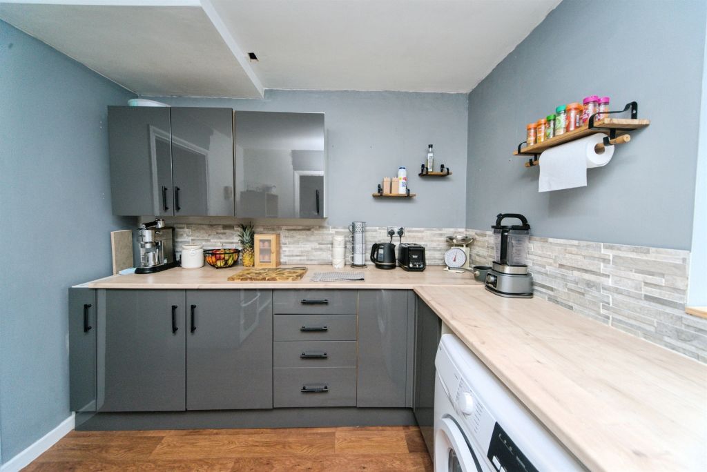 Property photo 2 of 17