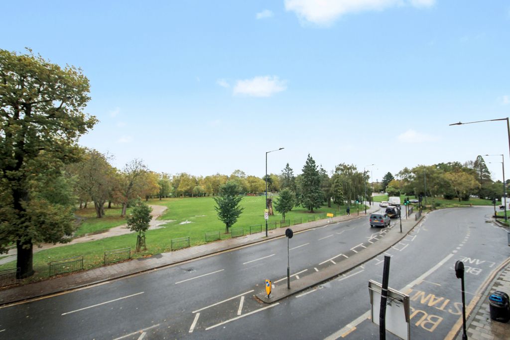 Property photo 2 of 9 Gallery