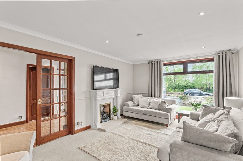 Property photo 3 of 52 4879647