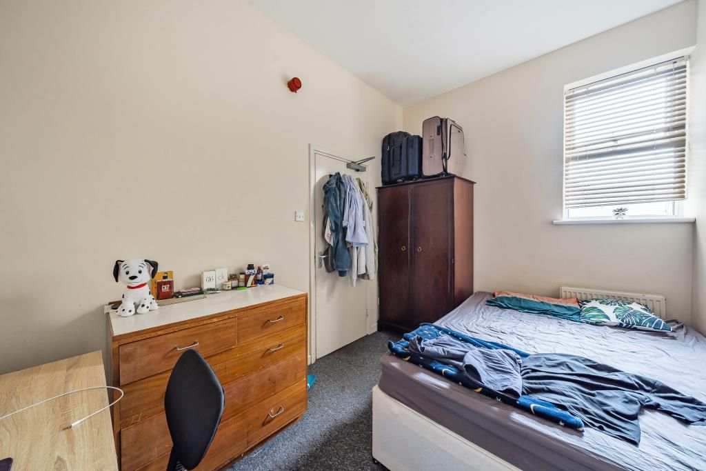 Property photo 3 of 9 Bedroom