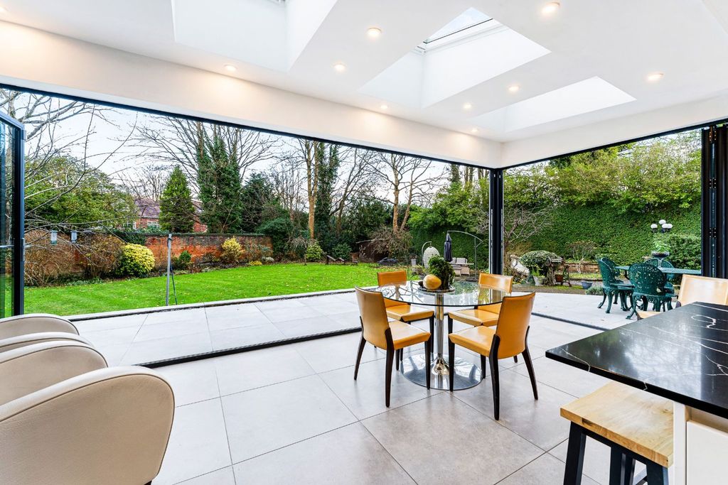 Property photo 3 of 49