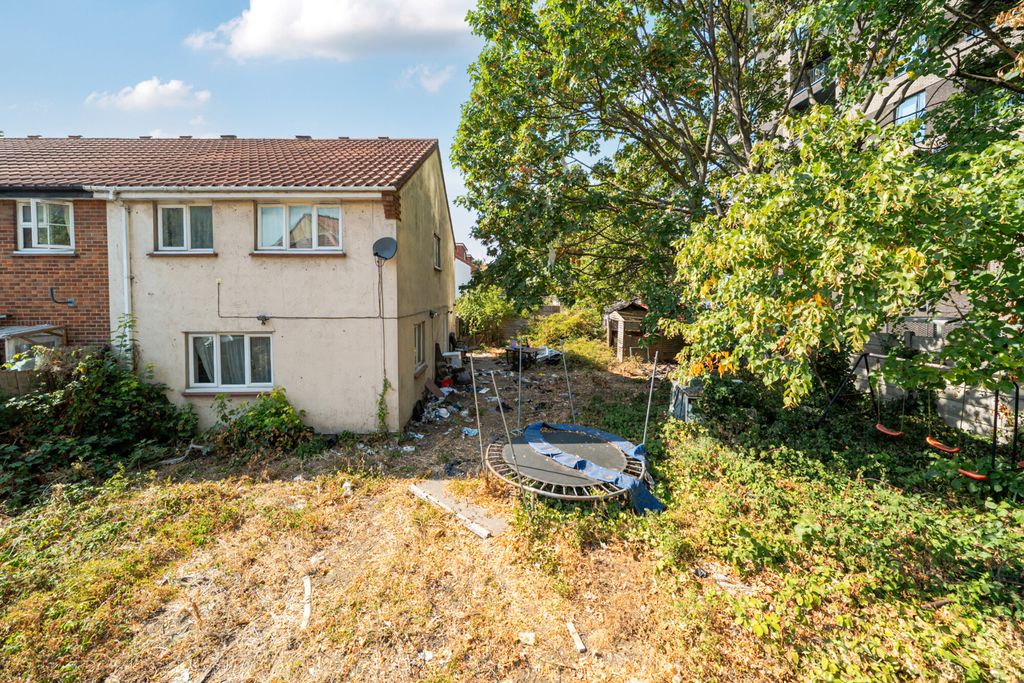 Property photo 2 of 11 1508604-1-1A000A9...
