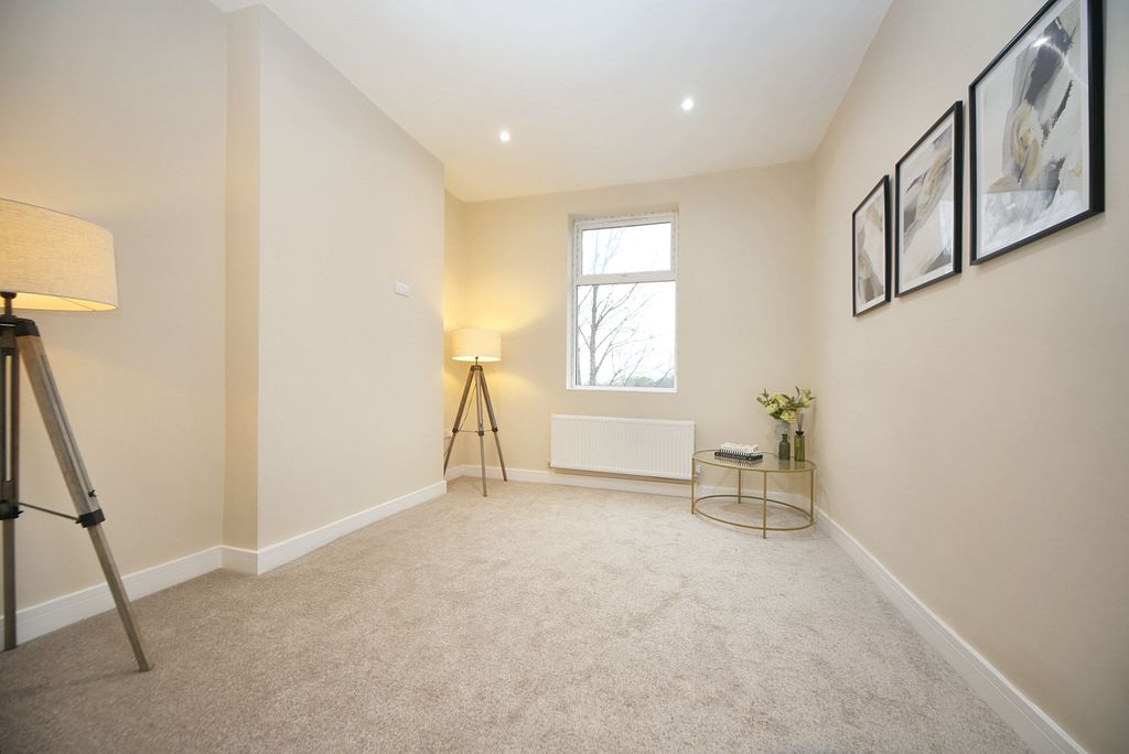 Property photo 3 of 25