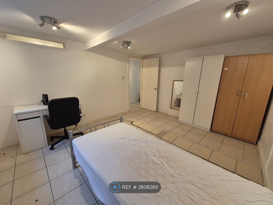 Property photo 1 of 27
