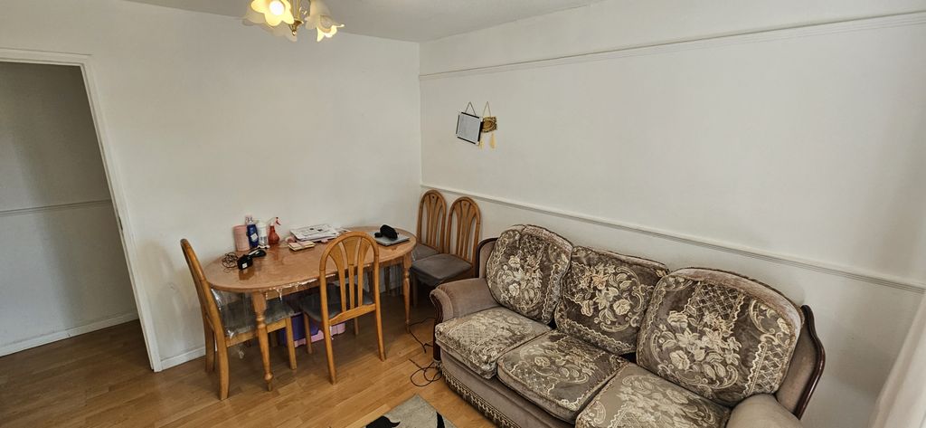 Property photo 2 of 6 Gallery