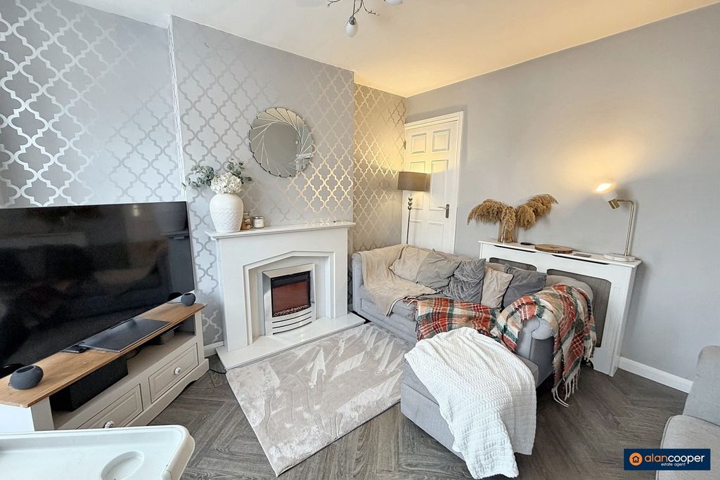 Property photo 3 of 16 4636605